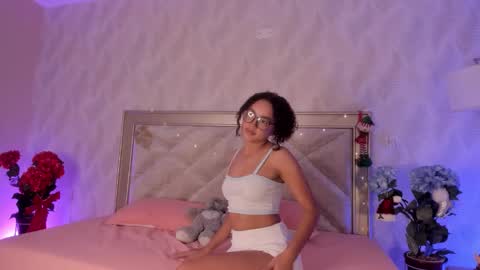 Snapshot of amy_sweetheat__ chatting on 11-25-25, 04:51 Amely online show from 11-25-25, 04:51