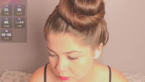 Snapshot of amy_vans_ chatting on 11-10-25, 10:42 Amy nickname Kirby online show from 11-10-25, 10:42