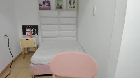 Snapshot of amyalvarez chatting on 02-15-26, 03:20 Amy online show from 02-15-26, 03:20