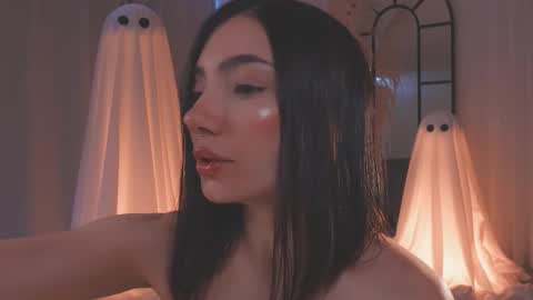 Amy Armstrong online show from 10-19-25, 02:07