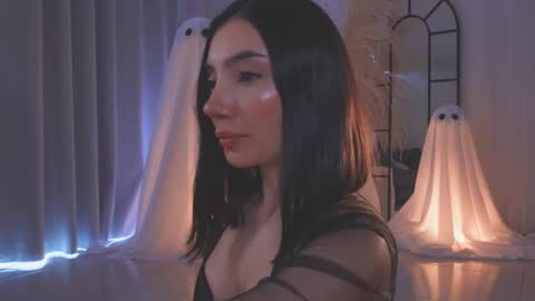 Amy Armstrong online show from 10-27-25, 07:40