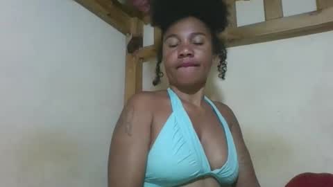 Snapshot of amyatche chatting on 05-19-26, 02:18 Amyatche online show from 05-19-26, 02:18