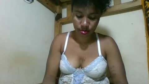 Snapshot of amyatche chatting on 05-27-26, 04:59 Amyatche online show from 05-27-26, 04:59