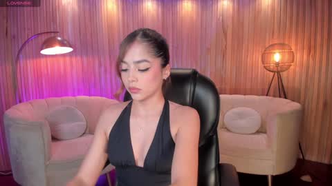Snapshot of amydavis_ chatting on 12-05-24, 08:00 Amy  online show from 12-05-24, 08:00