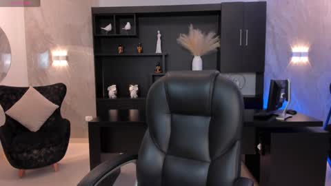 Snapshot of amydavis_ chatting on 01-11-25, 07:49 Amy  online show from 01-11-25, 07:49