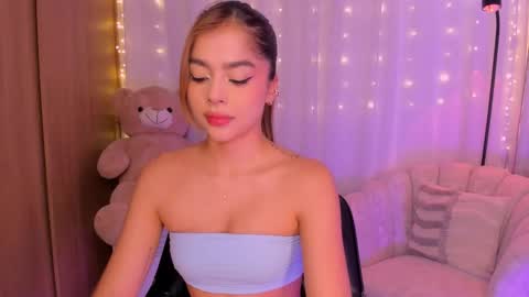 Snapshot of amydavis_ chatting on 09-25-25, 12:47 Amy  online show from 09-25-25, 12:47