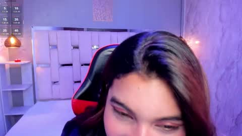 amyevan_ online show from 09-25-25, 08:45