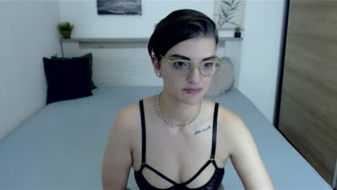 Snapshot of amylexy chatting on 07-21-26, 07:27 Hi there guys My pleasure in your hands pvt is open online show from 07-21-26, 07:27