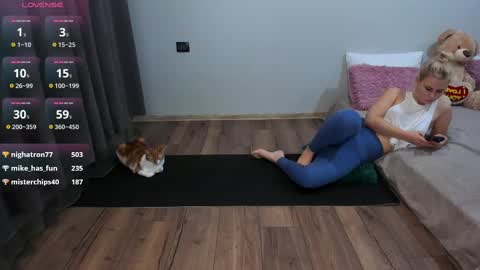 amymilson online show from 03-11-25, 08:42