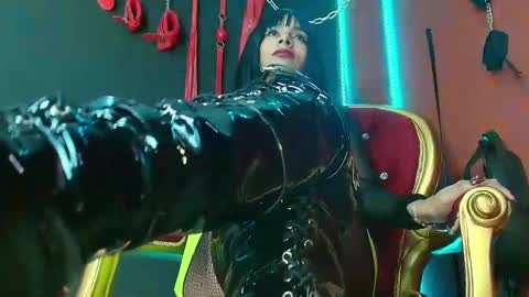 Snapshot of amymistress chatting on 12-08-24, 11:19 Amy Wong Grey online show from 12-08-24, 11:19