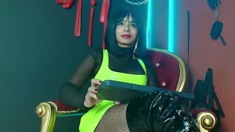 Snapshot of amymistress chatting on 12-09-24, 02:24 Amy Wong Grey online show from 12-09-24, 02:24