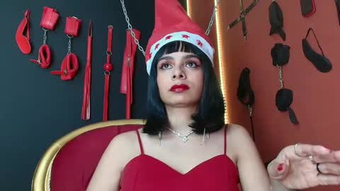 Snapshot of amymistress chatting on 12-24-24, 09:00 Amy Wong Grey online show from 12-24-24, 09:00