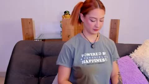 Snapshot of amypond__ chatting on 07-11-26, 04:43 Amy online show from 07-11-26, 04:43