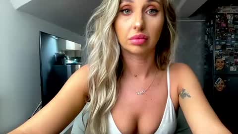 amyroberta92 online show from 07-23-26, 06:44