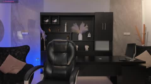 Snapshot of amywalker_ chatting on 03-10-25, 10:04 AMY WALKER online show from 03-10-25, 10:04