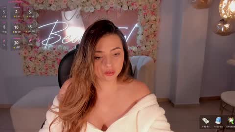 Snapshot of amywoods chatting on 12-24-24, 03:05 online show from 12-24-24, 03:05