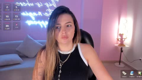 Snapshot of amywoods chatting on 12-29-24, 12:20 online show from 12-29-24, 12:20