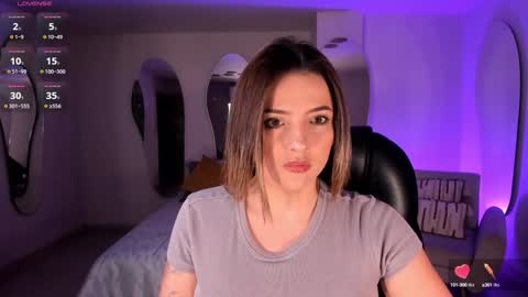 Snapshot of amywoods chatting on 01-09-25, 11:45 online show from 01-09-25, 11:45