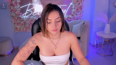 Snapshot of amywoods chatting on 01-13-25, 01:23 online show from 01-13-25, 01:23