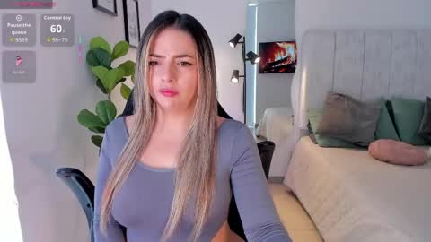 Snapshot of amywoods chatting on 05-06-26, 08:03 online show from 05-06-26, 08:03