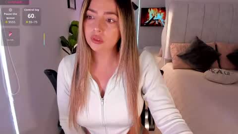 Snapshot of amywoods chatting on 05-25-26, 08:59 online show from 05-25-26, 08:59