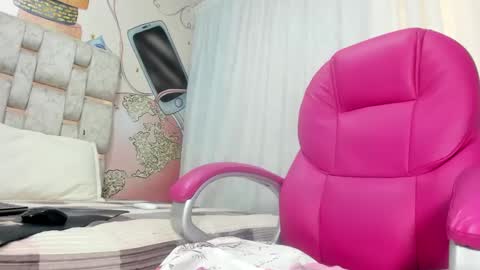 Snapshot of ana_bullock chatting on 03-12-25, 06:55 ANA online show from 03-12-25, 06:55