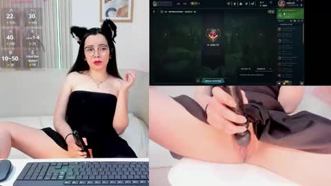 Snapshot of ana_ev chatting on 10-26-25, 05:35 Ana online show from 10-26-25, 05:35