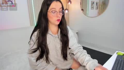 Snapshot of ana_ev chatting on 11-27-25, 08:05 Ana online show from 11-27-25, 08:05