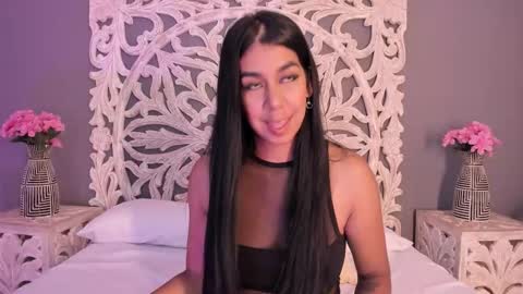 Snapshot of ana_gonzalez chatting on 12-17-25, 08:26 Ana Gonzalez online show from 12-17-25, 08:26