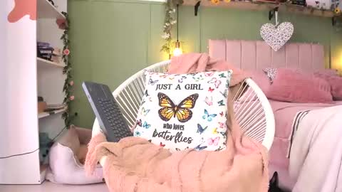 Snapshot of ana_jasper chatting on 02-14-25, 08:59 Ana Maria online show from 02-14-25, 08:59