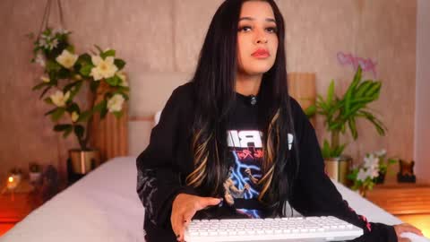 Snapshot of ana_maria11 chatting on 02-16-26, 03:35 Ana online show from 02-16-26, 03:35