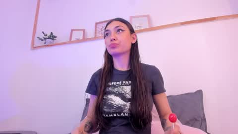 Snapshot of ana_muller19 chatting on 11-12-25, 01:28 Ana online show from 11-12-25, 01:28