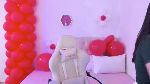 Im anna but you can call me as you want online show from 03-24-26, 10:48