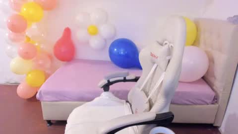 Im anna but you can call me as you want online show from 05-19-26, 10:27