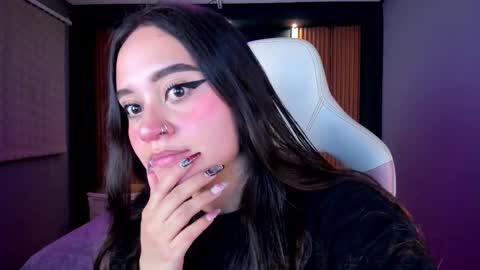 Snapshot of ana_taylor2 chatting on 09-19-25, 11:33 Ana online show from 09-19-25, 11:33