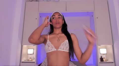 anaacollins_ online show from 10-03-25, 11:40