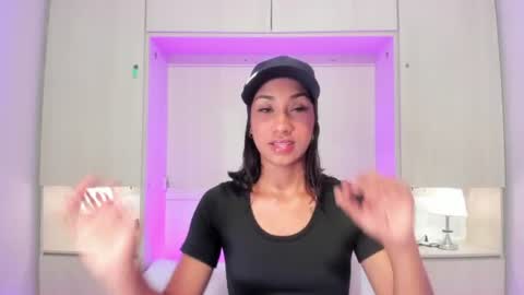 anaacollins_ online show from 06-17-26, 11:34