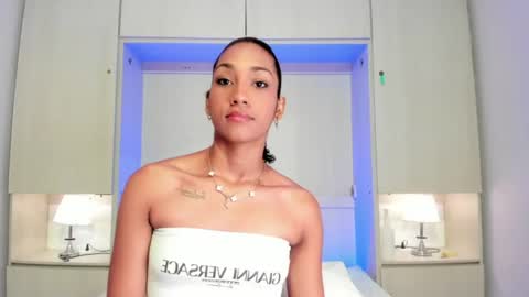 anaacollins_ online show from 06-26-26, 11:58