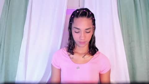 anaacollins_ online show from 07-27-26, 12:01