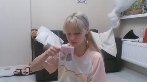 Malvina online show from 07-23-26, 04:27