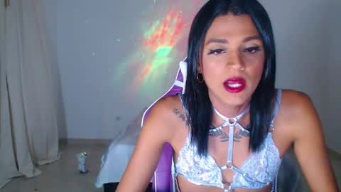Snapshot of anabellabonariva chatting on 12-11-24, 02:19 Anabella online show from 12-11-24, 02:19