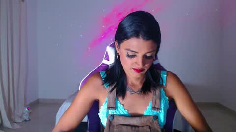 Snapshot of anabellabonariva chatting on 12-13-24, 02:21 Anabella online show from 12-13-24, 02:21