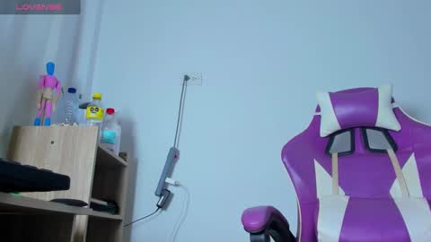 Snapshot of anabellabonariva chatting on 09-17-25, 07:04 Anabella online show from 09-17-25, 07:04