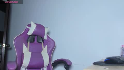 Snapshot of anabellabonariva chatting on 10-18-25, 12:35 Anabella online show from 10-18-25, 12:35