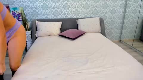   Ana   online show from 01-31-25, 08:11