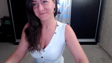 Snapshot of anabelsweet chatting on 02-14-25, 02:28 Milana online show from 02-14-25, 02:28