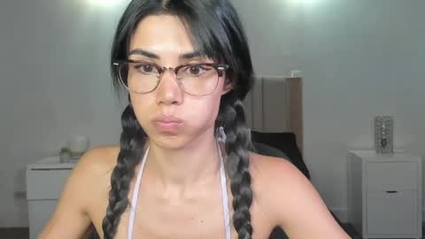 Snapshot of anahenao chatting on 05-08-26, 11:54 Ana Henao or Annie... Follow me ahenaocb Insta X online show from 05-08-26, 11:54
