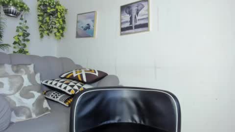 Anahi online show from 03-08-25, 03:24