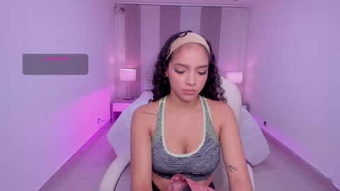 Snapshot of anahi_curlie1 chatting on 02-04-25, 03:33 Anahi Curlie online show from 02-04-25, 03:33