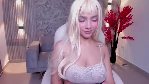 Snapshot of anahi_curlie1 chatting on 02-13-25, 03:29 Anahi Curlie online show from 02-13-25, 03:29